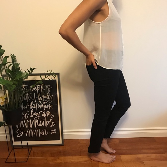 Aritzia White Sleeveless Button Down (Never Worn) - Picture 2 of 7